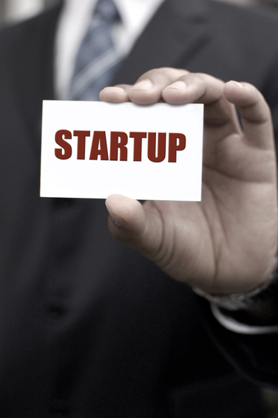 Tarjeta que dice startup